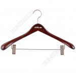 Вешалка (дерево) 